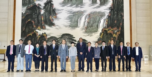 15拜會(huì )合影.jpg